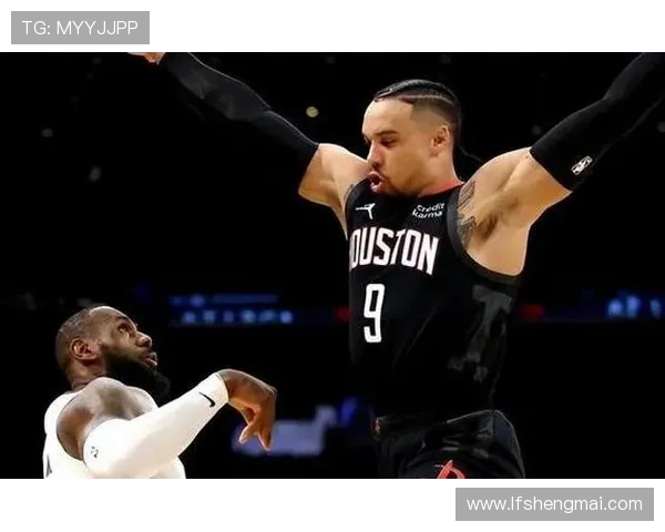 太阳训练花絮布克不看人妙传狄龙接球命中引热议展现团队默契